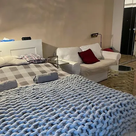 Апартаменты Spacious And Cozy In Bialoleki By Almundi
